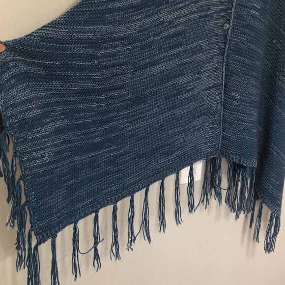 LuLaRoe Mimi Women’s Blue Button Knit Fringe Cardigan Sweater Shawl Poncho - Picture 4 of 5